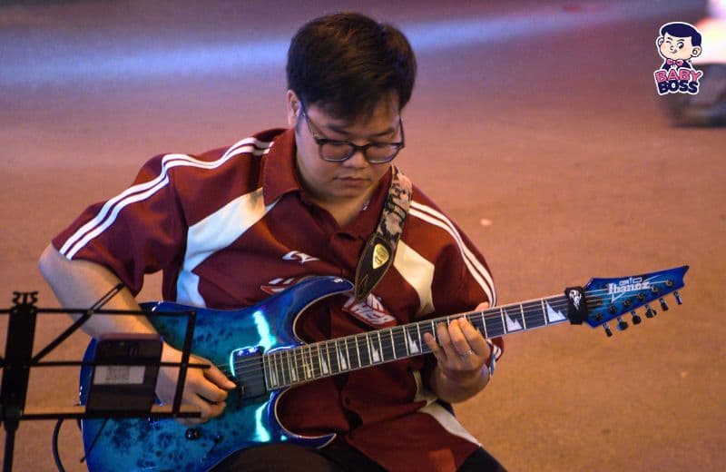 Don’t Forget Tonight’s Acoustic Night: Music & Italian Gelato!